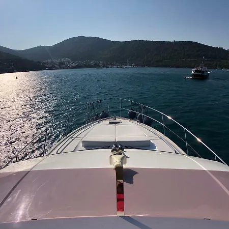 بوتيل 2017 Princess 52 Fly Yacht In *